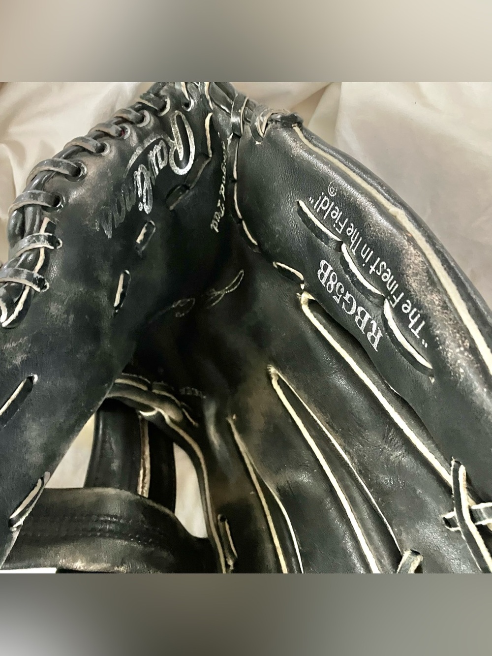 Used baseball gloves bundle - Picture 3 of 9